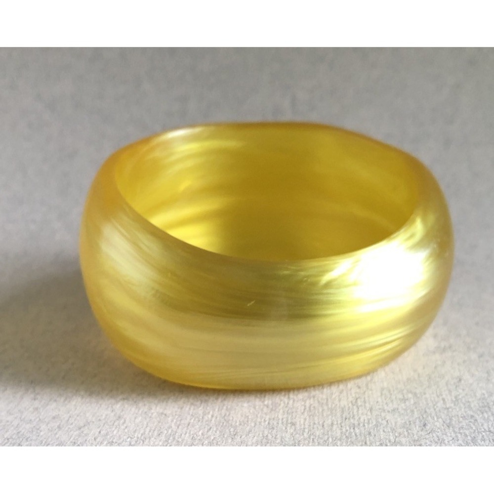 Vintage Chunky Yellow Lucite Iridescent Swirl 1"- 1.75" Wide Bangle Bracelet - Picture 4 of 9